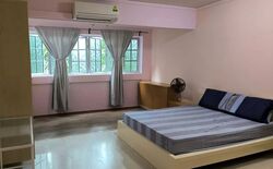 Blk 240 Lorong 1 Toa Payoh (Toa Payoh), HDB Executive #569783401